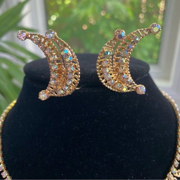 Vintage Stunning Crystal Rhinestone and Pearl Bib Necklace and Earring Set - Picture 6 of 16